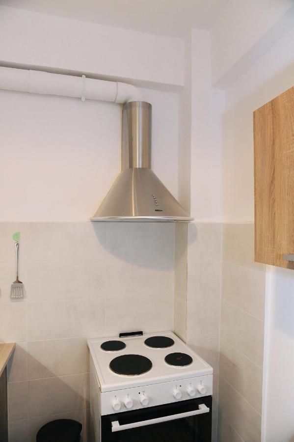 Freatida Apartment Пирей Экстерьер фото