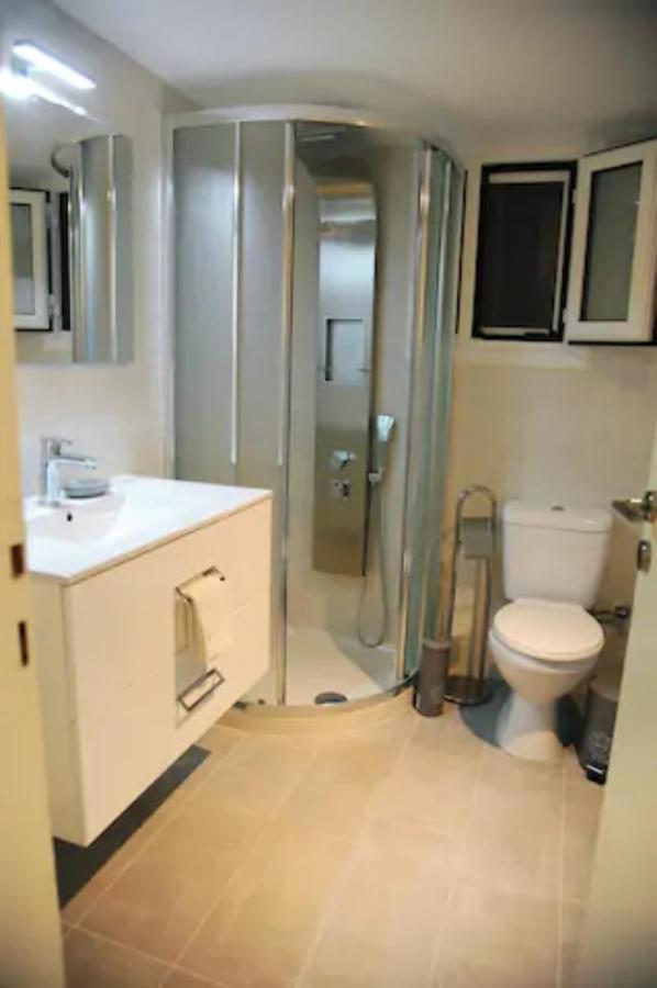 Freatida Apartment Пирей Экстерьер фото
