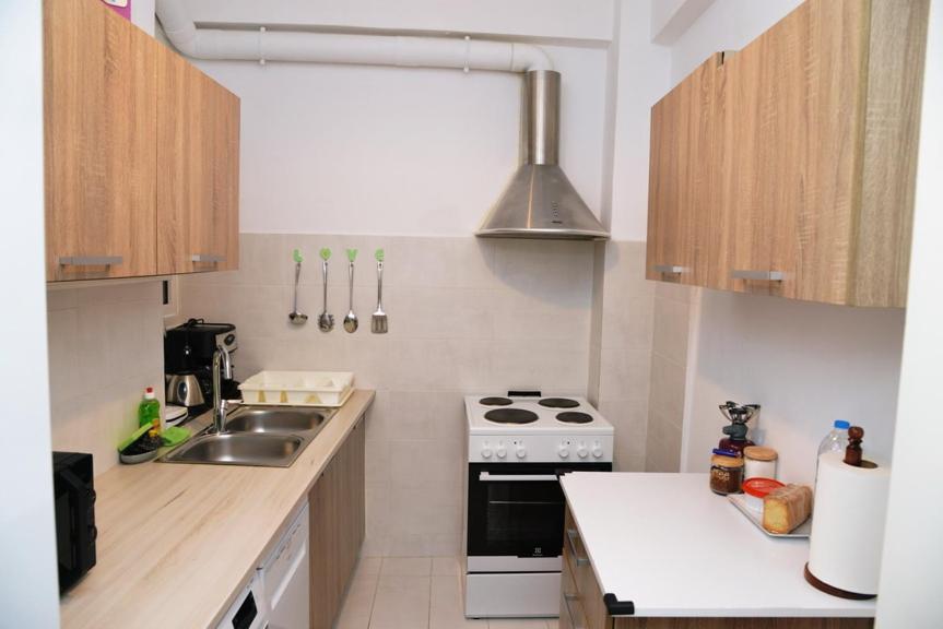 Freatida Apartment Пирей Экстерьер фото