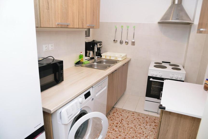 Freatida Apartment Пирей Экстерьер фото
